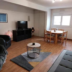 Appartement Duplex Climatisé 70m2 Avec Box Privé En Plein Centre, Briançon